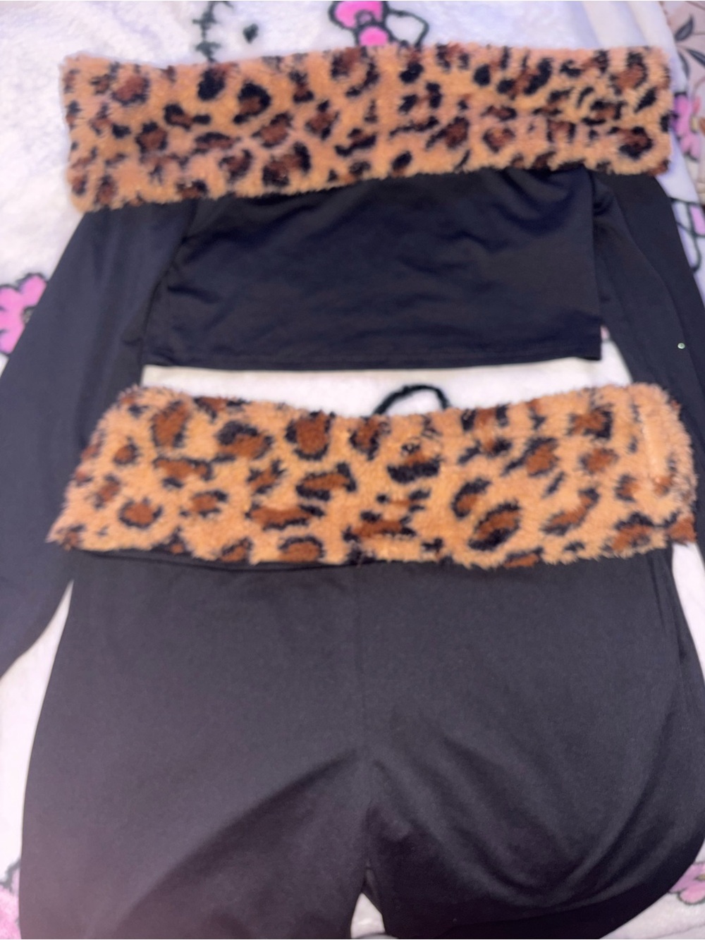 SHEIN Black Two-Piece set with Leopard Faux Fur Trim